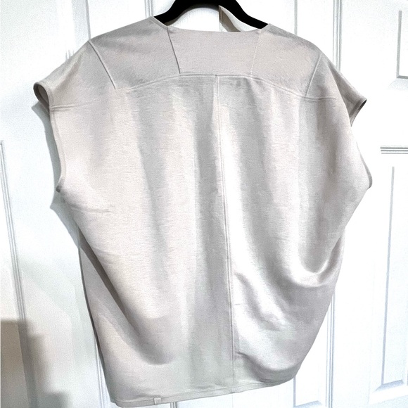 EUC Lululemon Oversized Muscle Tee (sits at waist) size 6 - Picture 2 of 3